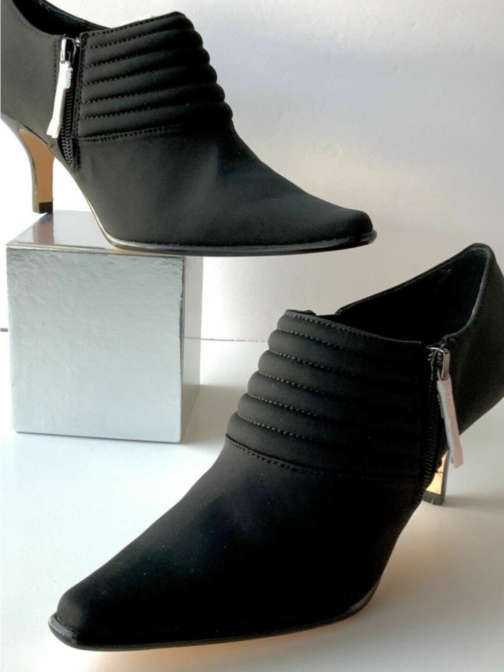 Donald Pliner Monica Black Snip Toe Booties Size 7.5